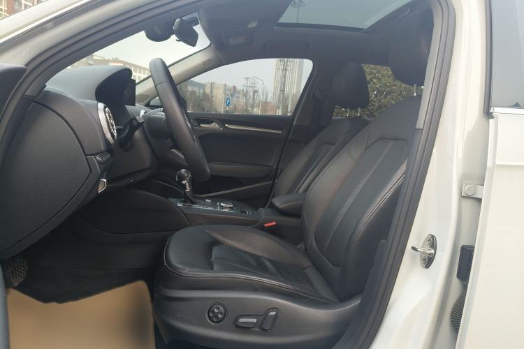 Used Audi A3 2019 Sportback 35 TFSI Style Version China V Emission Standard Interior 1