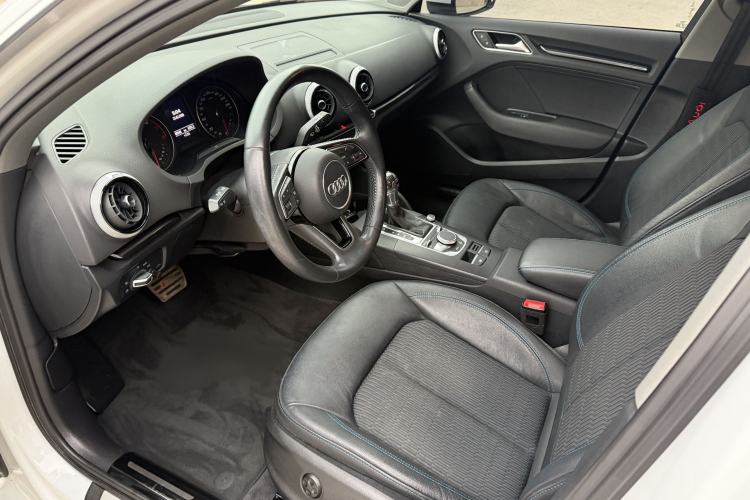 Used Audi A3 2019 Sportback 35 TFSI Fashion Edition China VI Emission Standard Interior 1