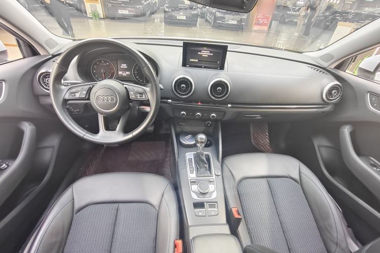 Used Audi A3 2019 Limousine 35 TFSI Fashion Edition China VI Emission Standard Interior 1