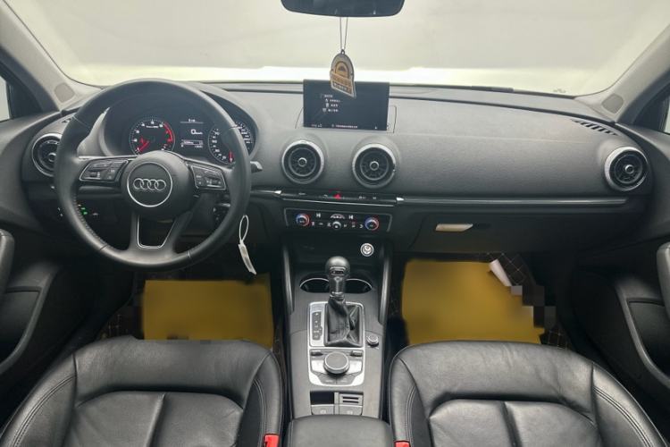 Used Audi A3 2019 Limousine 35 TFSI Style Version China V Emission Standard Interior 1