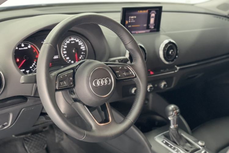 Used Audi A3 2019 Sportback 35 TFSI Fashion Edition China VI Emission Standard Interior 1