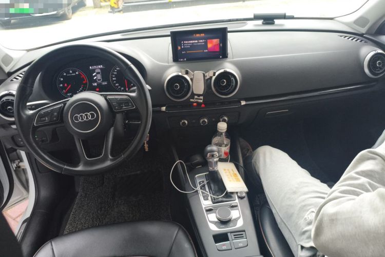 Used Audi A3 2019 Limousine 35 TFSI Fashion Edition China VI Emission Standard Interior 2