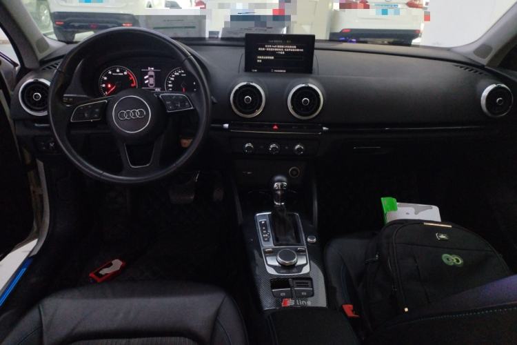 Used Audi A3 2019 Limousine 35 TFSI Fashion Edition China V standard Interior 2