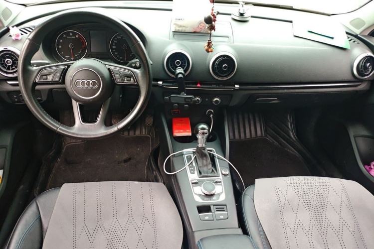 Used Audi A3 2019 Sportback 35 TFSI Fashion Edition China VI Emission Standard Interior 2