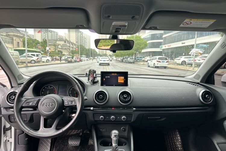 Used Audi A3 2019 Limousine 35 TFSI Fashion Edition China VI Emission Standard Interior 2