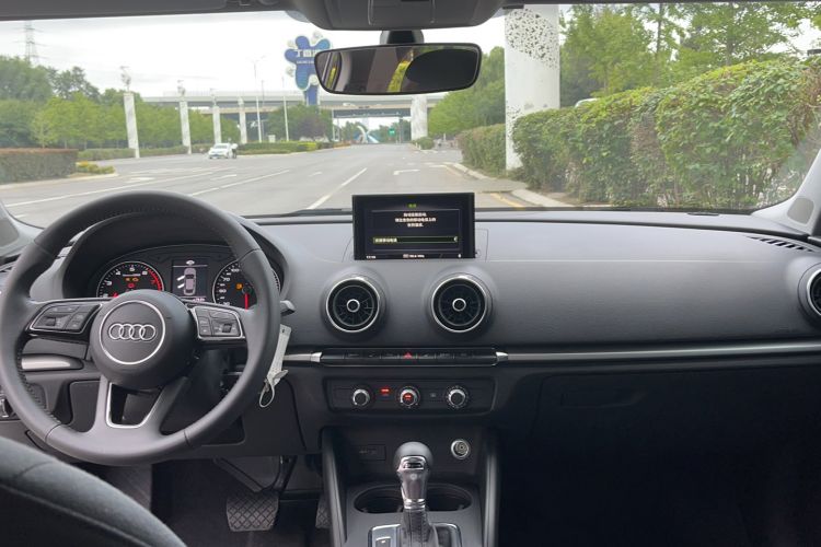 Used Audi A3 2019 Limousine 35 TFSI Ambition China VI Interior 2