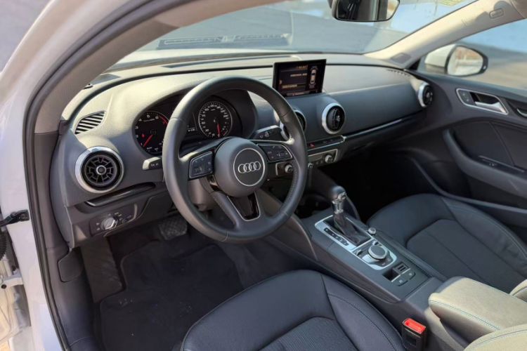Used Audi A3 2019 Limousine 35 TFSI Fashion Edition China V standard Interior 2