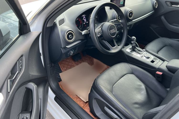 Used Audi A3 2019 Sportback 35 TFSI Ambition China VI Interior 2