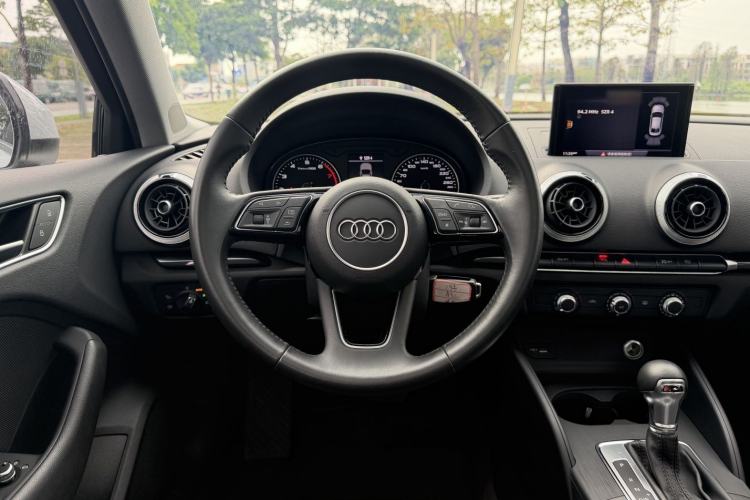 Used Audi A3 2019 Limousine 35 TFSI Fashion Edition China V standard Interior 3