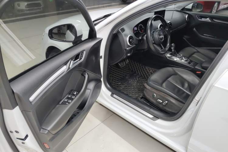 Used Audi A3 2019 Sportback 35 TFSI Style Edition China VI Emission Standard Interior 3