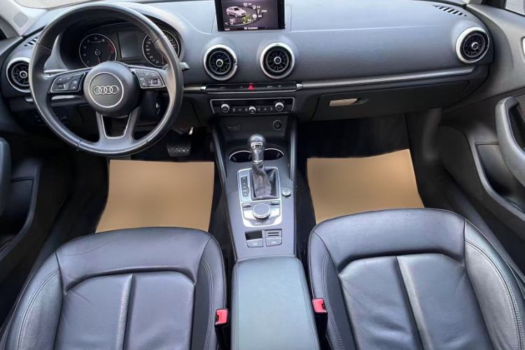 Used Audi A3 2019 Limousine 35 TFSI Style Edition China VI Emission Standard Interior 3
