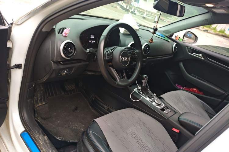 Used Audi A3 2019 Sportback 35 TFSI Fashion Edition China VI Emission Standard Interior 3