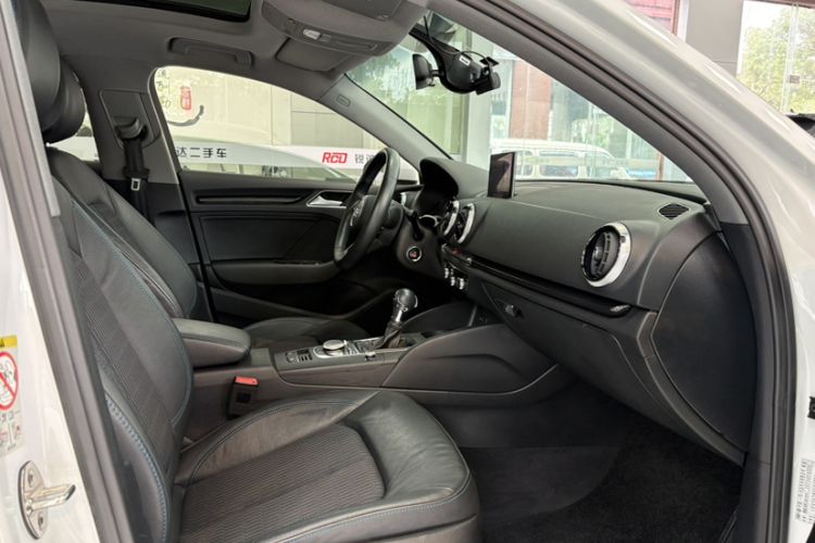 Used Audi A3 2019 Limousine 35 TFSI Fashion Edition China VI Emission Standard Interior 3