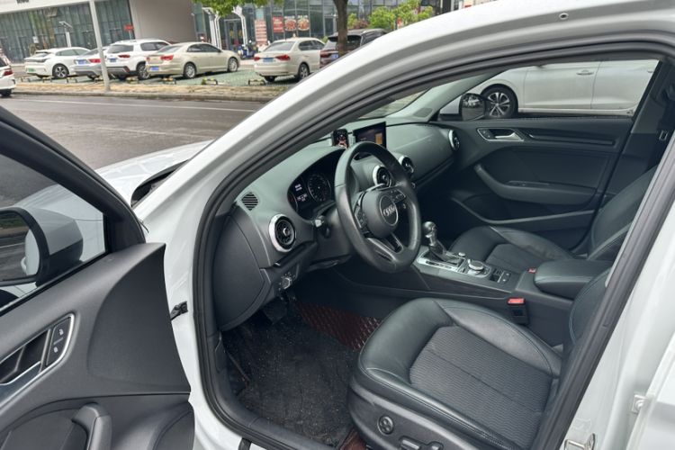 Used Audi A3 2019 Limousine 35 TFSI Fashion Edition China VI Emission Standard Interior 3