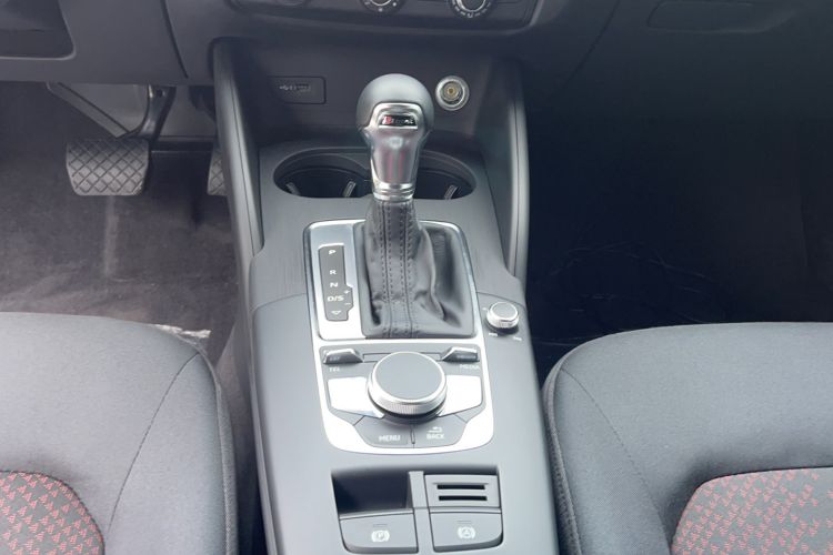 Used Audi A3 2019 Limousine 35 TFSI Ambition China VI Interior 3