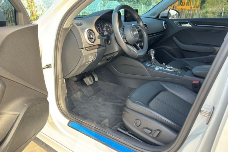 Used Audi A3 2019 Limousine 35 TFSI Fashion Edition China VI Emission Standard Interior 3