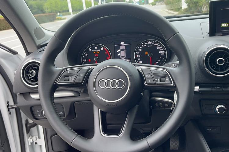Used Audi A3 2019 Limousine 35 TFSI Ambition China VI Interior 4