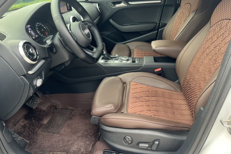 Used Audi A3 2019 Sportback 35 TFSI Sporty Version China VI Interior 4
