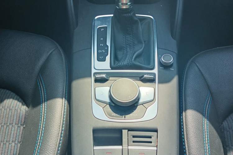 Used Audi A3 2019 Limousine 35 TFSI Fashion Edition China VI Emission Standard Interior 5