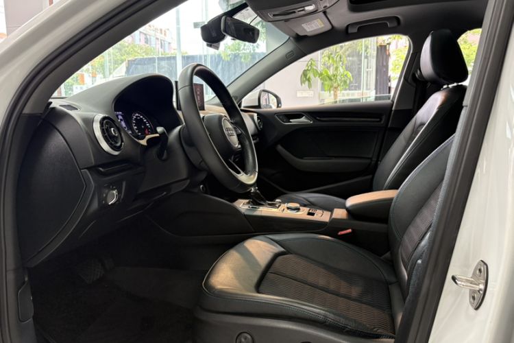 Used Audi A3 2019 Limousine 35 TFSI Fashion Edition China VI Emission Standard Interior 5