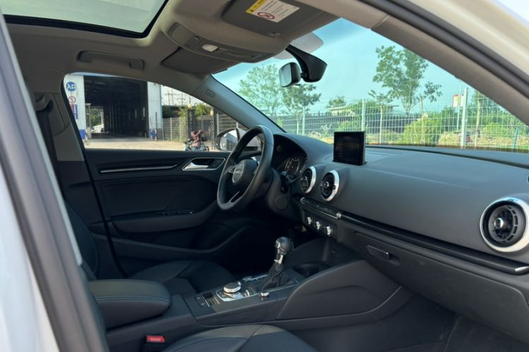 Used Audi A3 2019 Limousine 35 TFSI Fashion Edition China VI Emission Standard Interior 6
