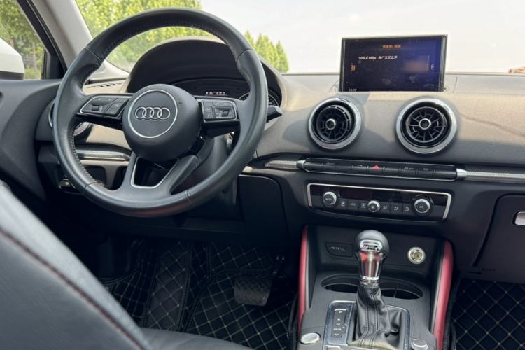 Used Audi A3 2019 Limousine 35 TFSI Style Edition China VI Emission Standard Interior 7