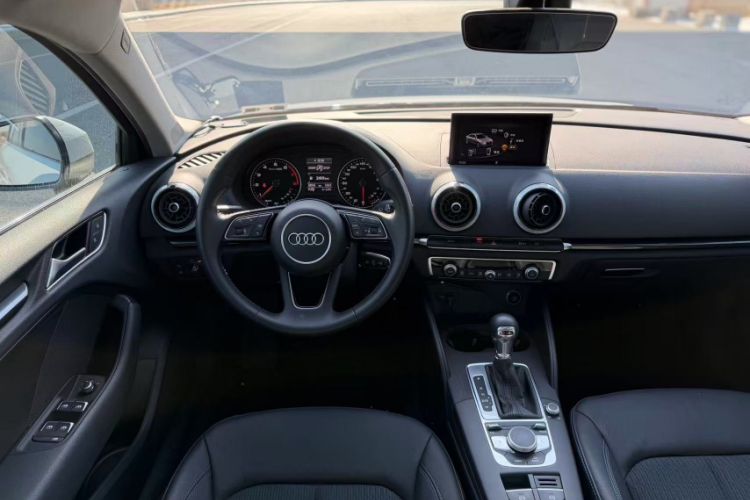 Used Audi A3 2019 Limousine 35 TFSI Fashion Edition China V standard Interior 7