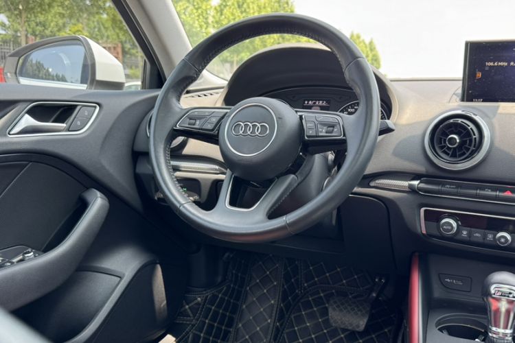 Used Audi A3 2019 Limousine 35 TFSI Style Edition China VI Emission Standard Interior 9