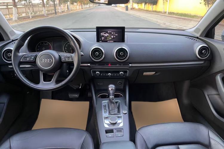 Used Audi A3 2019 Limousine 35 TFSI Style Edition China VI Emission Standard Interior 9