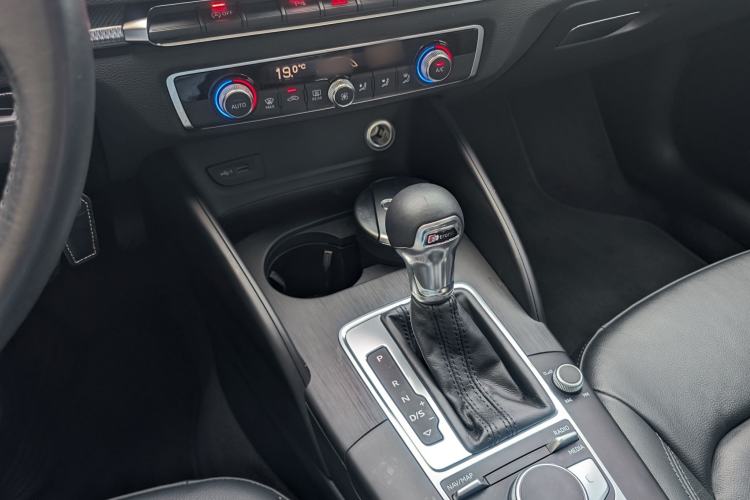 Used Audi A3 2019 Sportback 35 TFSI Style Edition China VI Emission Standard Interior 9