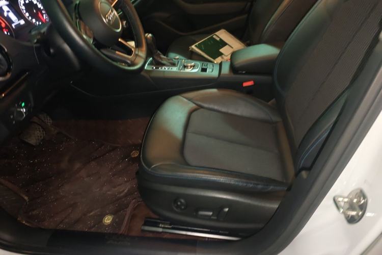 Used Audi A3 2019 Sportback 35 TFSI Fashion Edition China VI Emission Standard Left Front Seat
