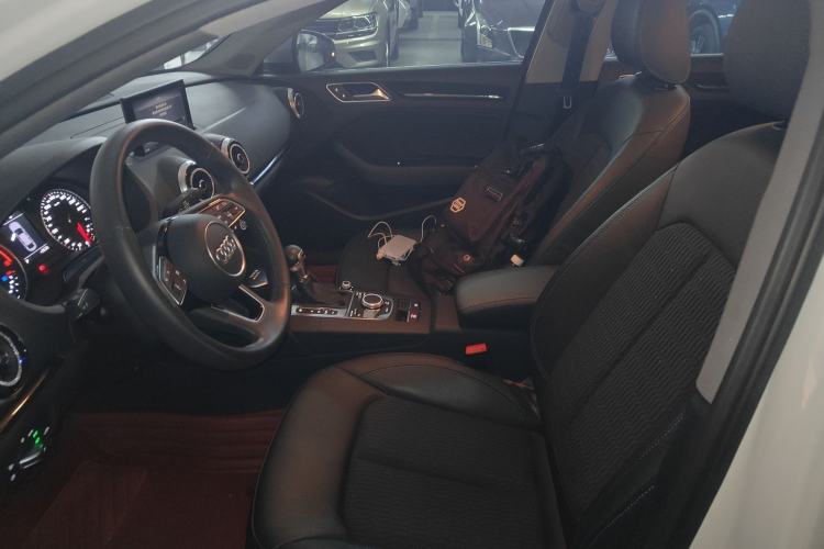 Used Audi A3 2019 Limousine 35 TFSI Fashion Edition China VI Emission Standard Left Front Seat