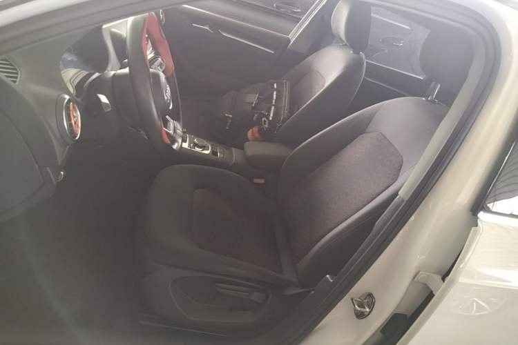 Used Audi A3 2019 Sportback 35 TFSI Ambition China VI Left Front Seat