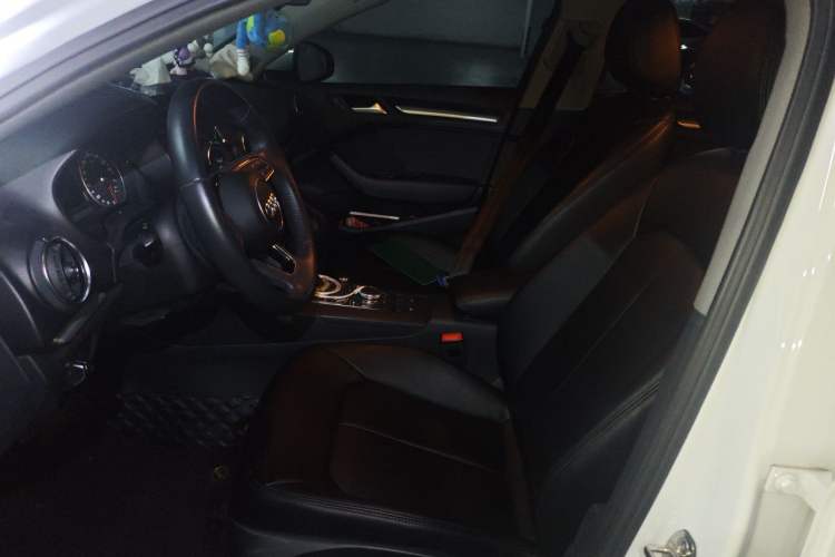 Used Audi A3 2019 Limousine 35 TFSI Ambition China VI Left Front Seat
