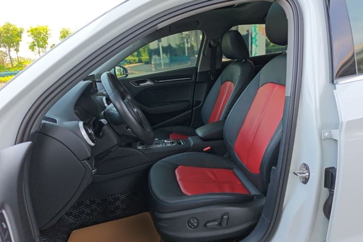 Used Audi A3 2019 Limousine 35 TFSI Fashion Edition China VI Emission Standard Left Front Seat