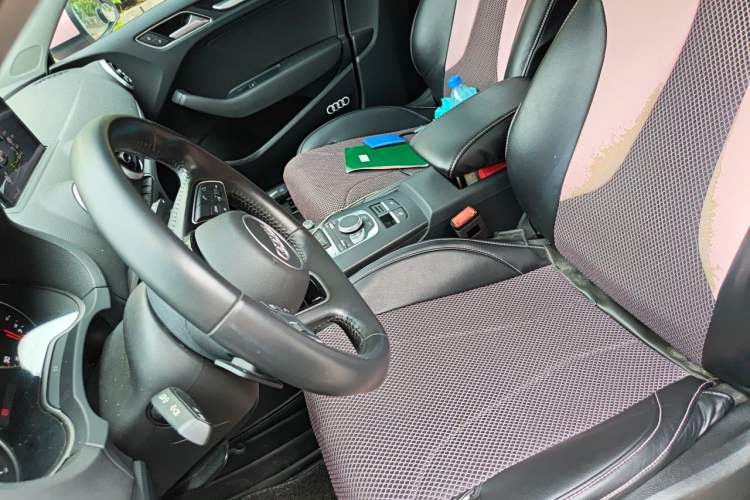 Used Audi A3 2019 Sportback 35 TFSI Sporty Version China VI Left Front Seat
