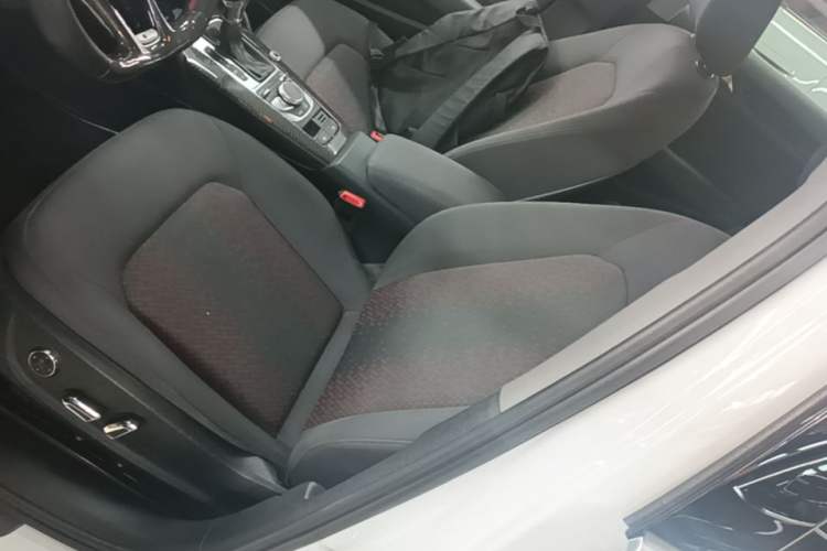 Used Audi A3 2019 Limousine 35 TFSI Ambition China VI Left Front Seat