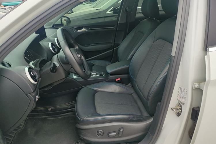 Used Audi A3 2019 Limousine 35 TFSI Fashion Edition China VI Emission Standard Left Front Seat
