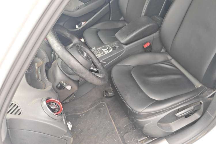 Used Audi A3 2019 Limousine 35 TFSI Ambition China VI Left Front Seat