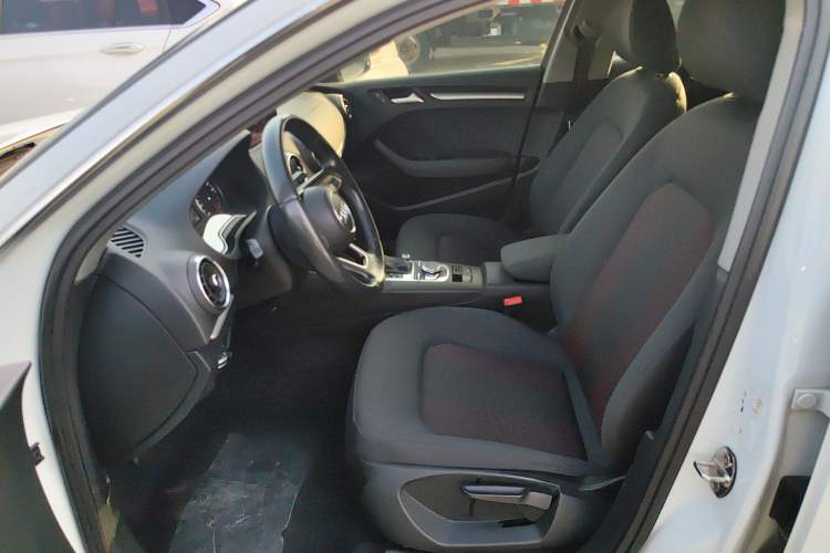 Used Audi A3 2019 Sportback 35 TFSI Ambition China VI Left Front Seat
