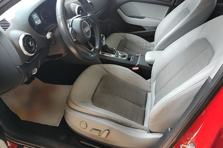 Used Audi A3 2019 Sportback 35 TFSI Fashion Edition China VI Emission Standard Left Front Seat