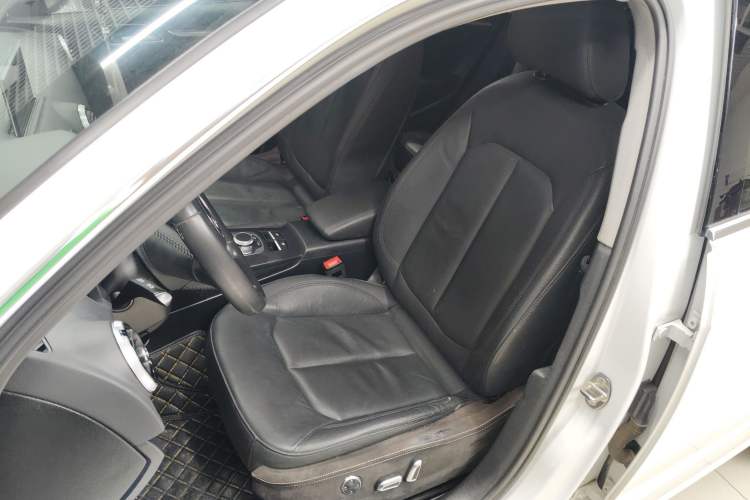 Used Audi A3 2019 Sportback 35 TFSI Style Edition China VI Emission Standard Left Front Seat