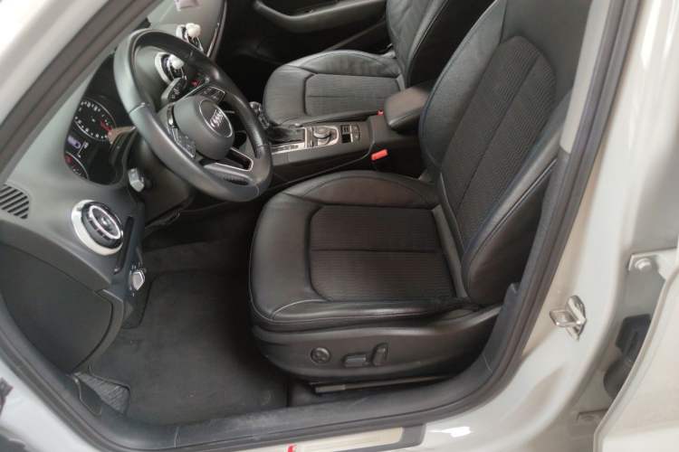 Used Audi A3 2019 Limousine 35 TFSI Fashion Edition China VI Emission Standard Left Front Seat