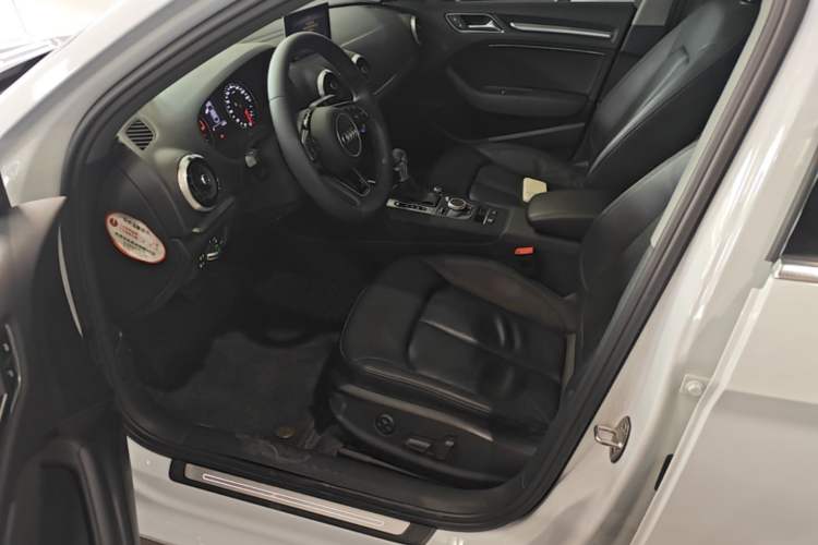 Used Audi A3 2019 Limousine 35 TFSI Style Edition China VI Emission Standard Left Front Seat
