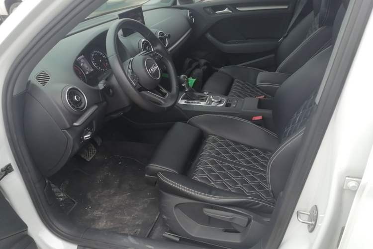 Used Audi A3 2019 Limousine 35 TFSI Ambition China VI Left Front Seat