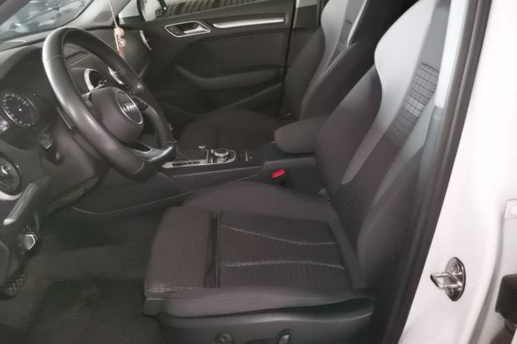Used Audi A3 2019 Limousine 35 TFSI Sporty Version China VI Left Front Seat