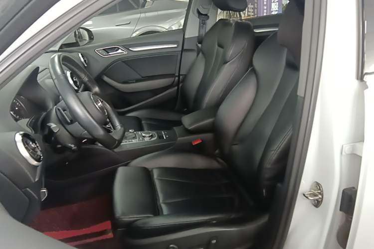 Used Audi A3 2019 Sportback 35 TFSI Sporty Version China VI Left Front Seat