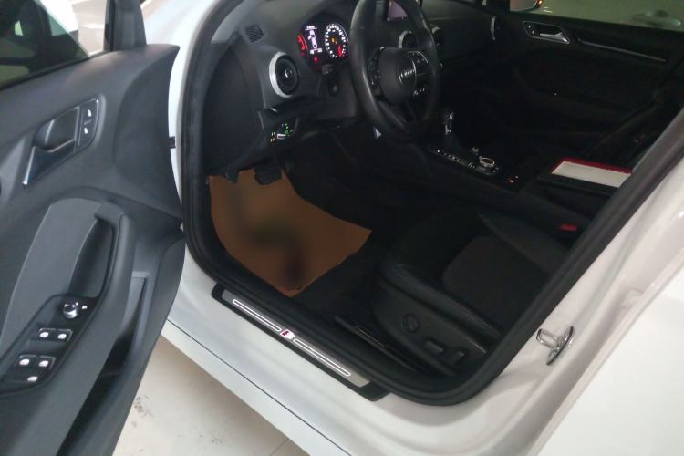 Used Audi A3 2019 Limousine 35 TFSI Fashion Edition China VI Emission Standard Left Front Seat