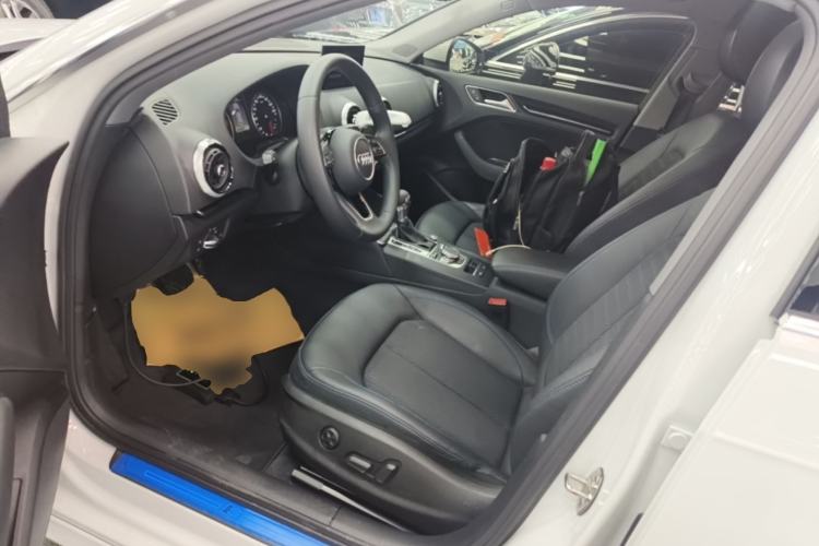 Used Audi A3 2019 Sportback 35 TFSI Fashion Edition China VI Emission Standard Left Front Seat