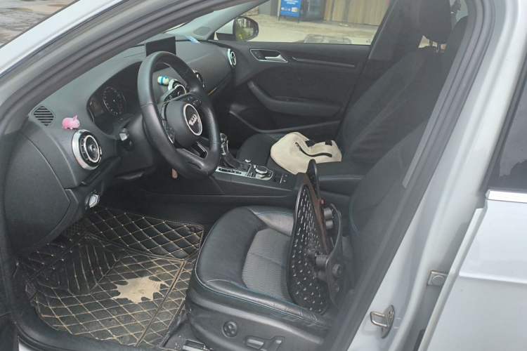 Used Audi A3 2019 Sportback 35 TFSI Fashion Edition China VI Emission Standard Left Front Seat